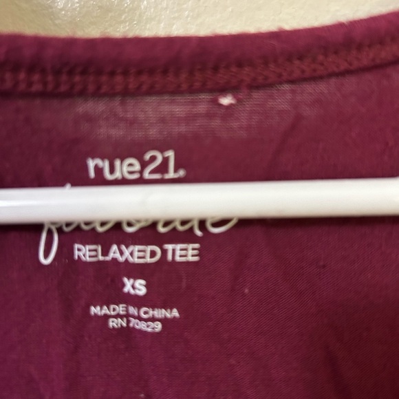 🎈Rue21 Favorite Relaxed Tee🎈 - Picture 4 of 4